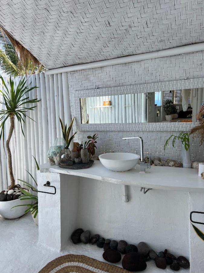 Polilit Tropical Glamping Nusa Penida - Private Romantic Seaside Bungalow Diamond Beach מראה חיצוני תמונה